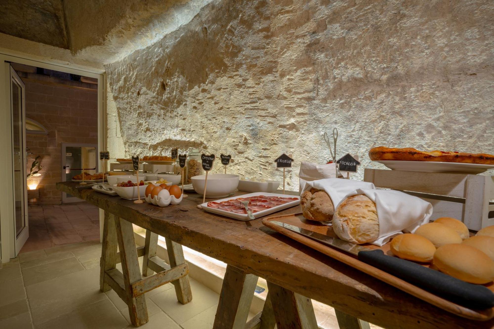 Tufo Bianco Relais Bed & Breakfast Massafra Bagian luar foto