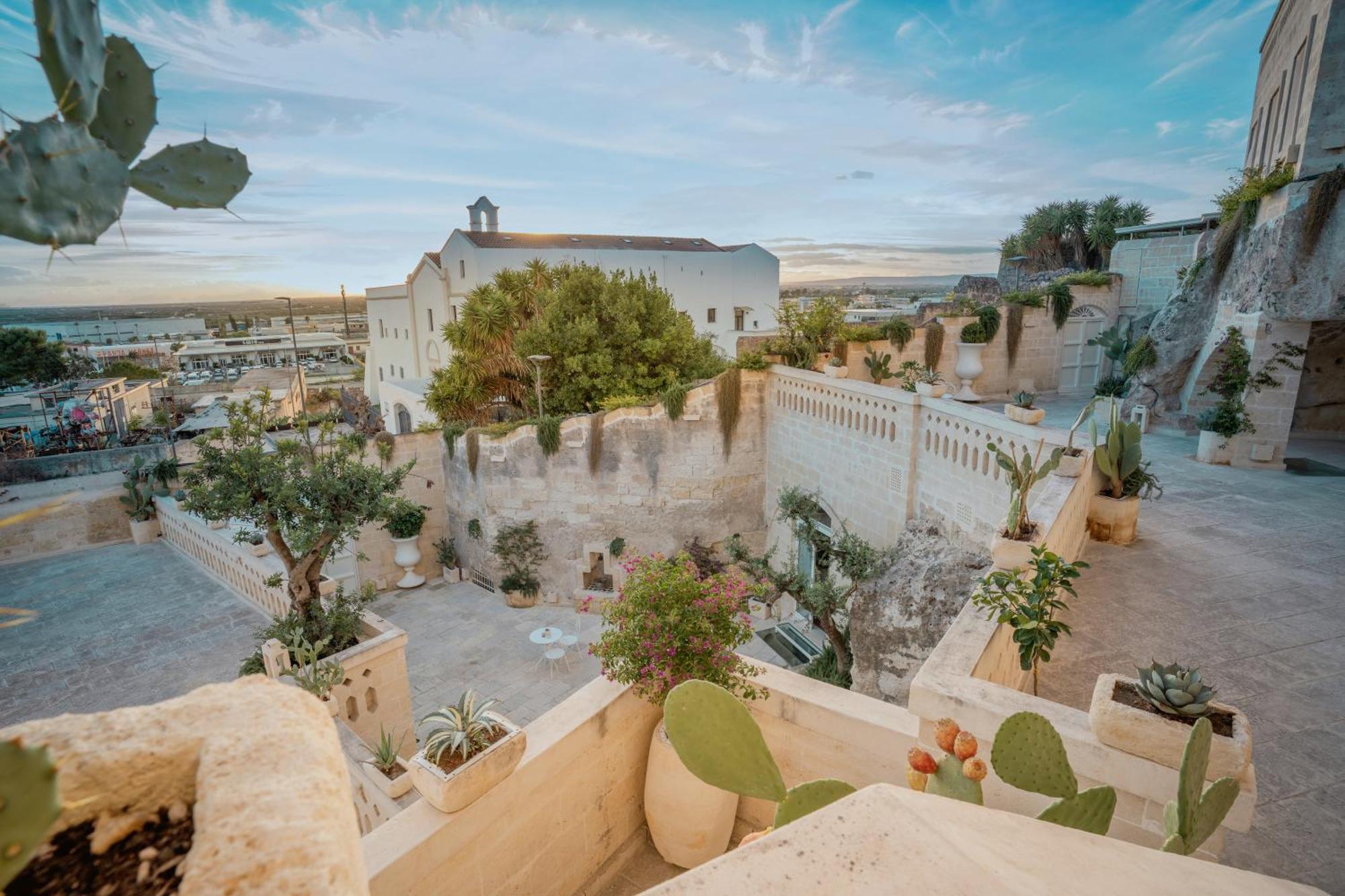 Tufo Bianco Relais Bed & Breakfast Massafra Bagian luar foto
